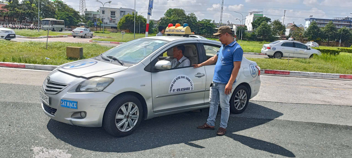 trung-tam-dao-tao-sat-hach-lai-xe-hoc-mon (1)